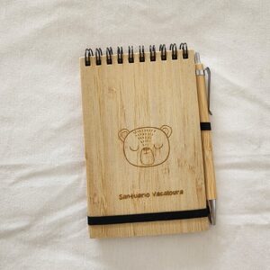 Caderno con bolígrafo oso